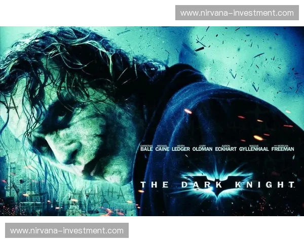 以黑暗骑士为中心，探索英雄背后的挣扎与使命：从无畏到深沉的内心历程